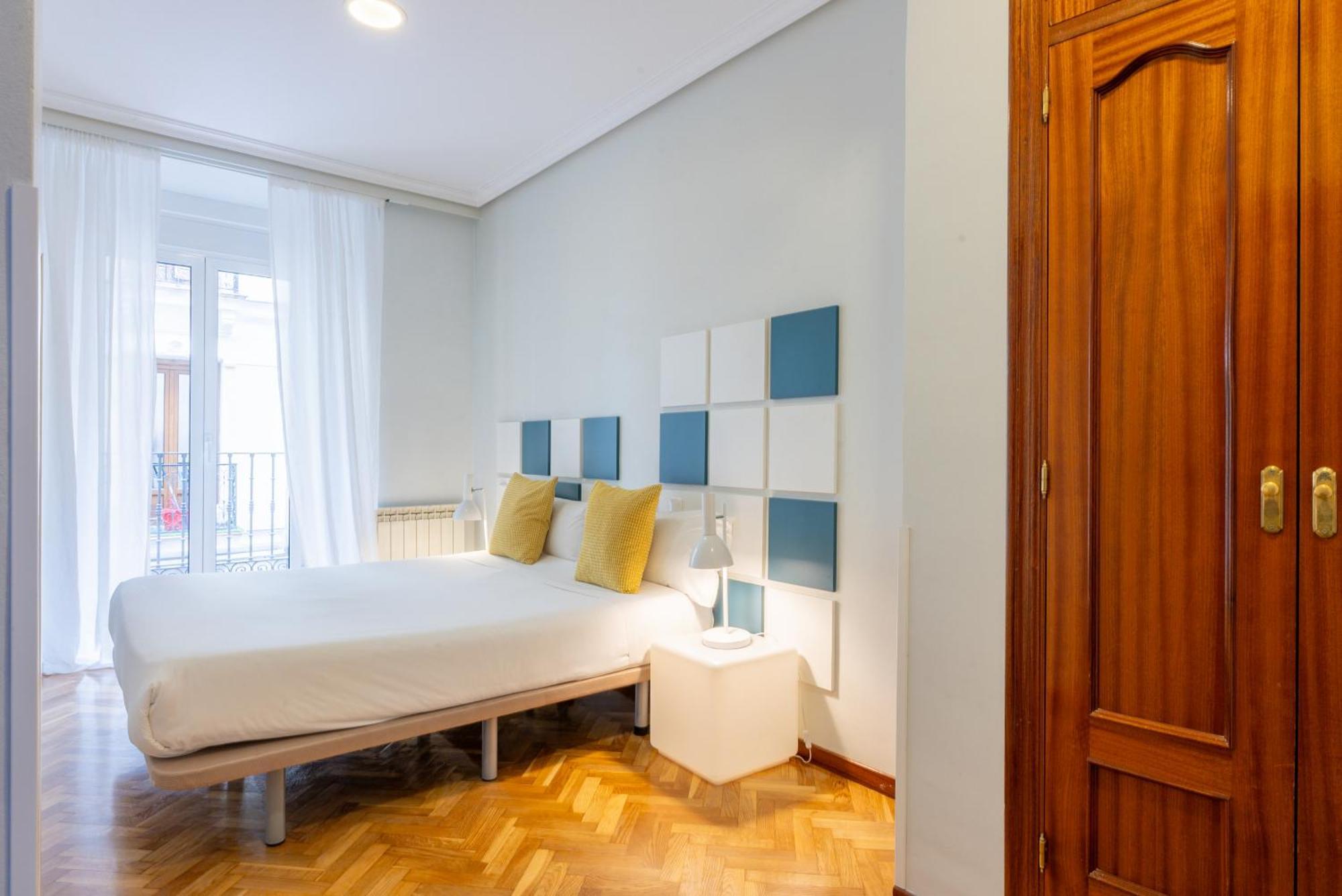 Aparthotel Smartr Madrid Chueca Esterno foto
