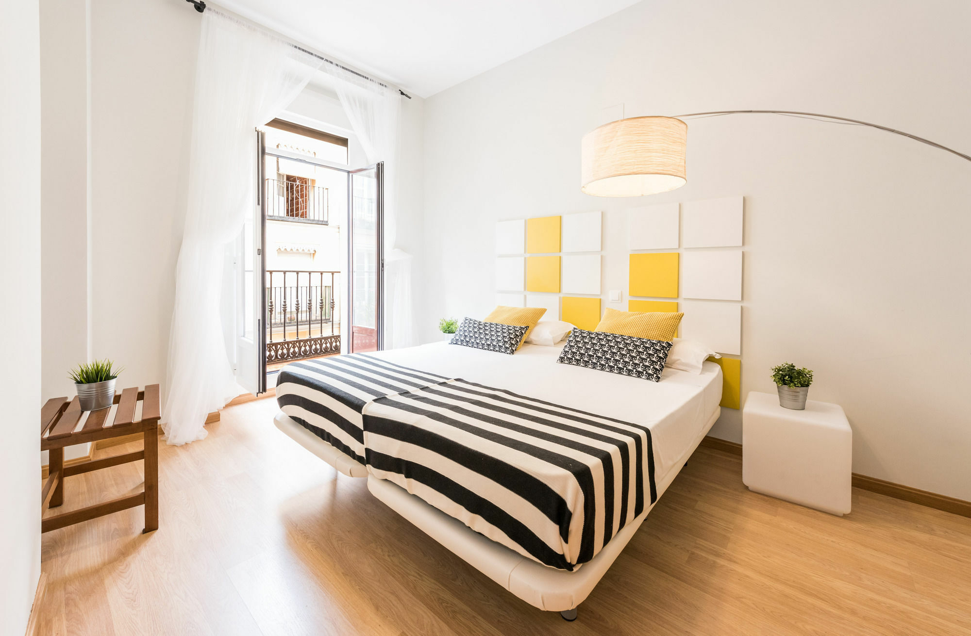 Aparthotel Smartr Madrid Chueca Esterno foto